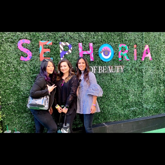 ✨MEET YOUR POSHER✨ - Picture 1 of 2